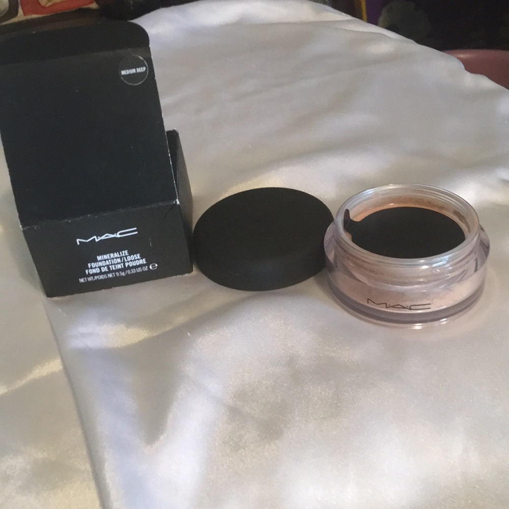 MAC Mineralize Foundation/loose Medium Deep